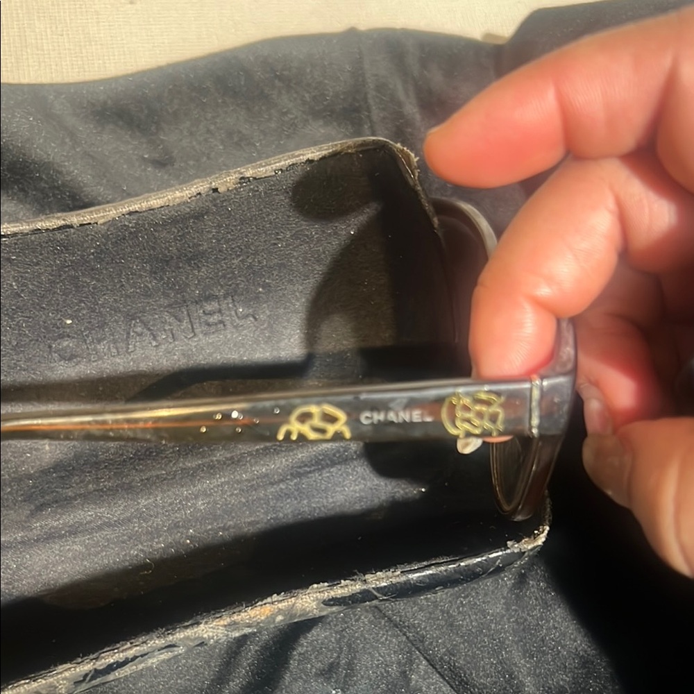 Chanel Black Quilted Sunglasses Case with Chanel Frames inside - Picture 3 of 6